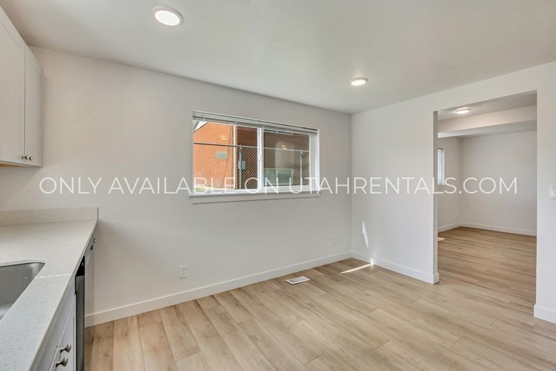 1537 Se - Photo 2 of 19