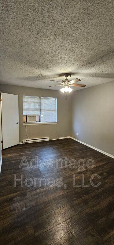 123 S Chester St - Photo 3 of 23