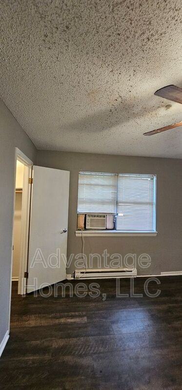 123 S Chester St - Photo 5 of 23