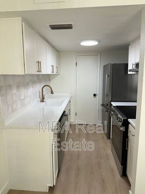 8037 E Glenrosa Ave - Photo 5 of 15