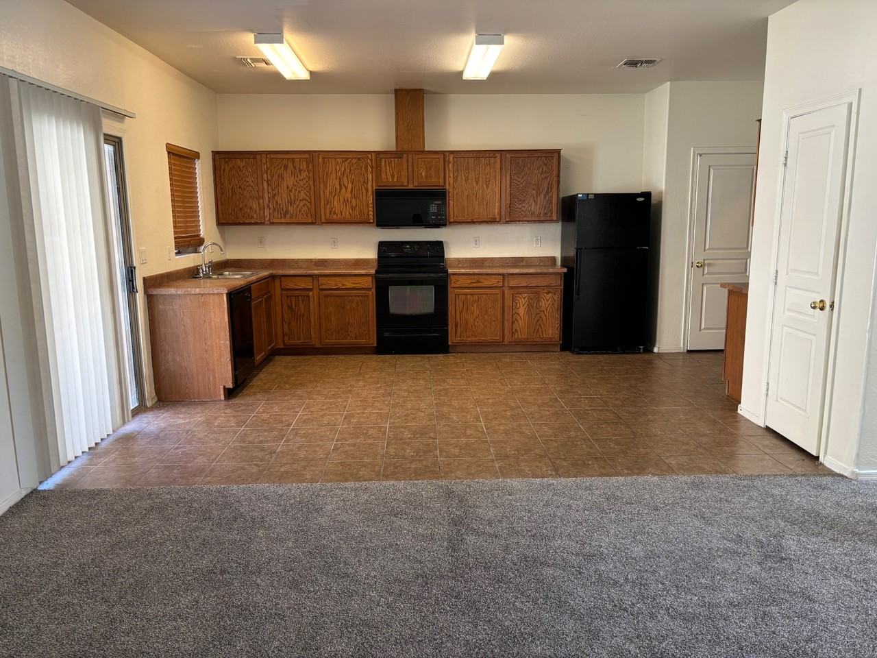 7014 West Mercer Lane - Photo 2 of 13