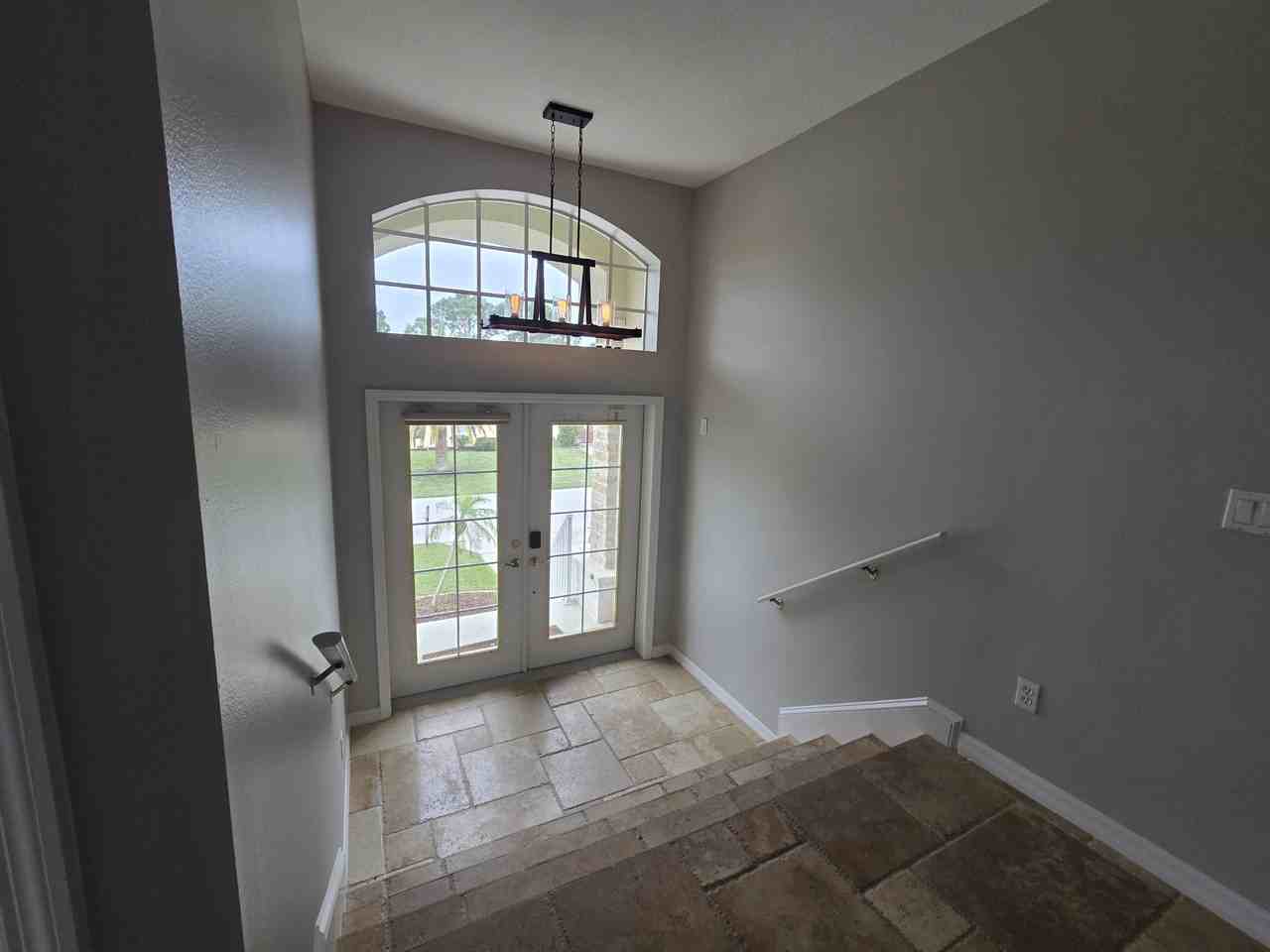 7423 Southwind Dr - Photo 3 of 46
