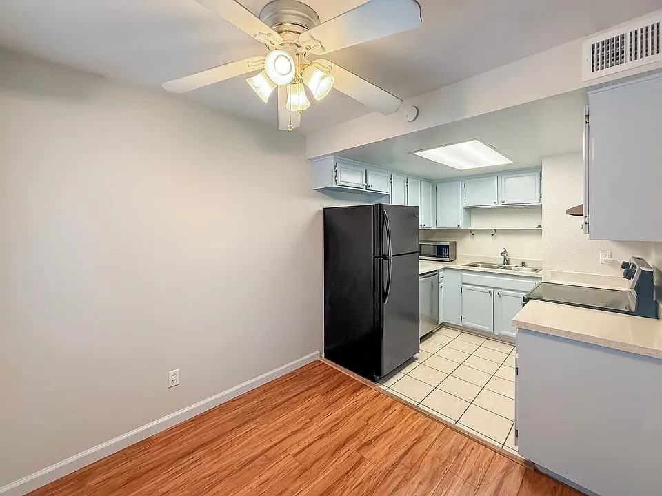 4240 Menlo Ave - Photo 3 of 10