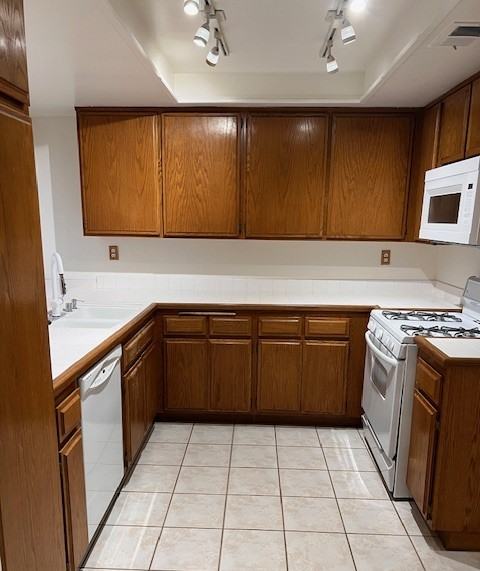 7240 Hermosa Ave - Photo 3 of 17