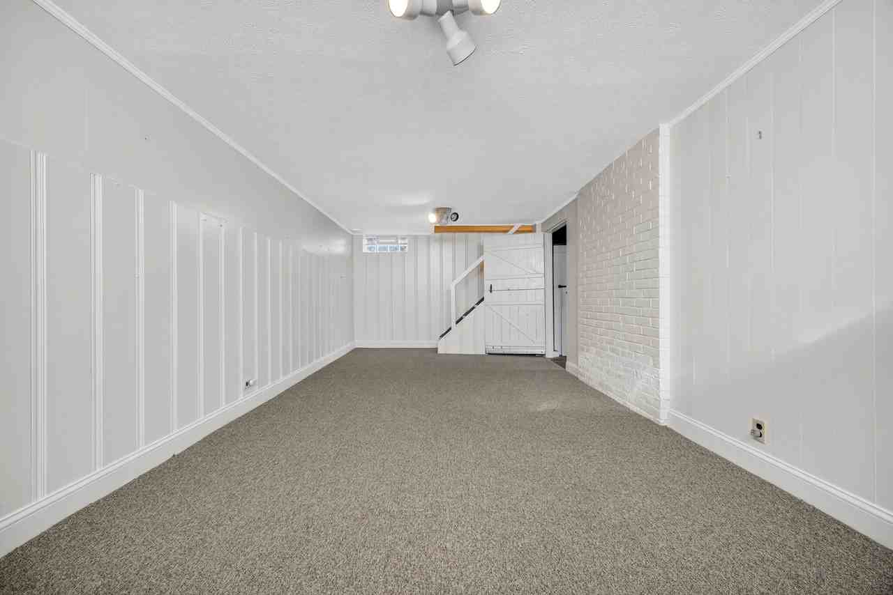 5291 Spencer Rd - Photo 3 of 21