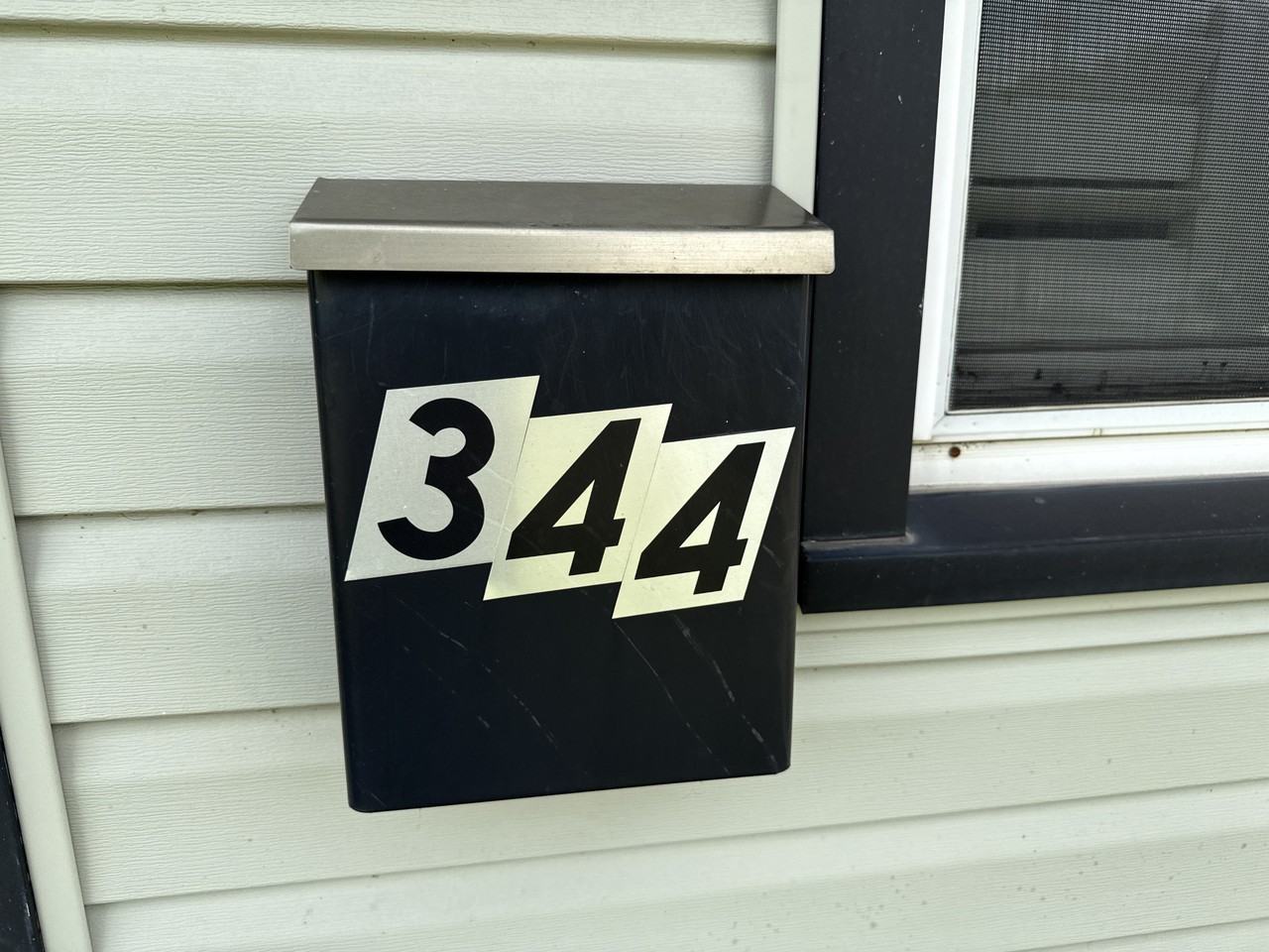 344 Shepley Dr - Photo 2 of 14