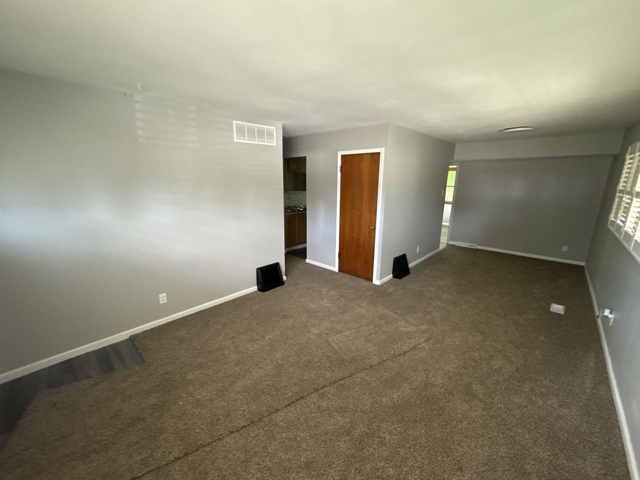 344 Shepley Dr - Photo 4 of 14