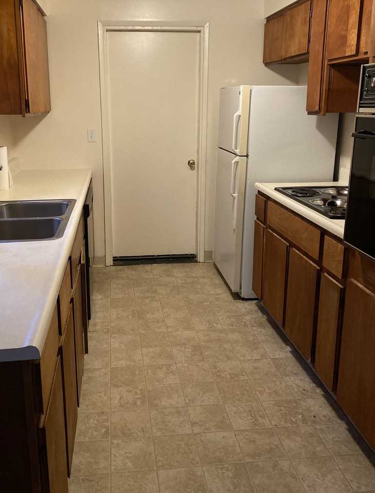 567 Sullivan Ave - Photo 2 of 8