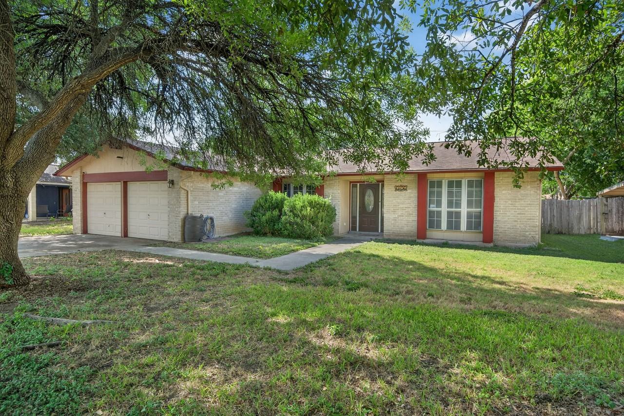 6606 Courtyard - Photo 2 of 27