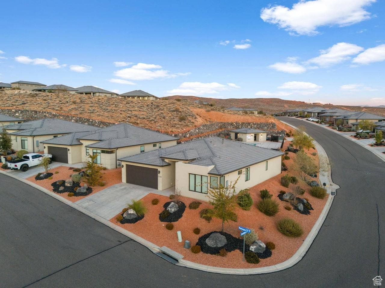 2128 N Montagna St - Photo 2 of 28