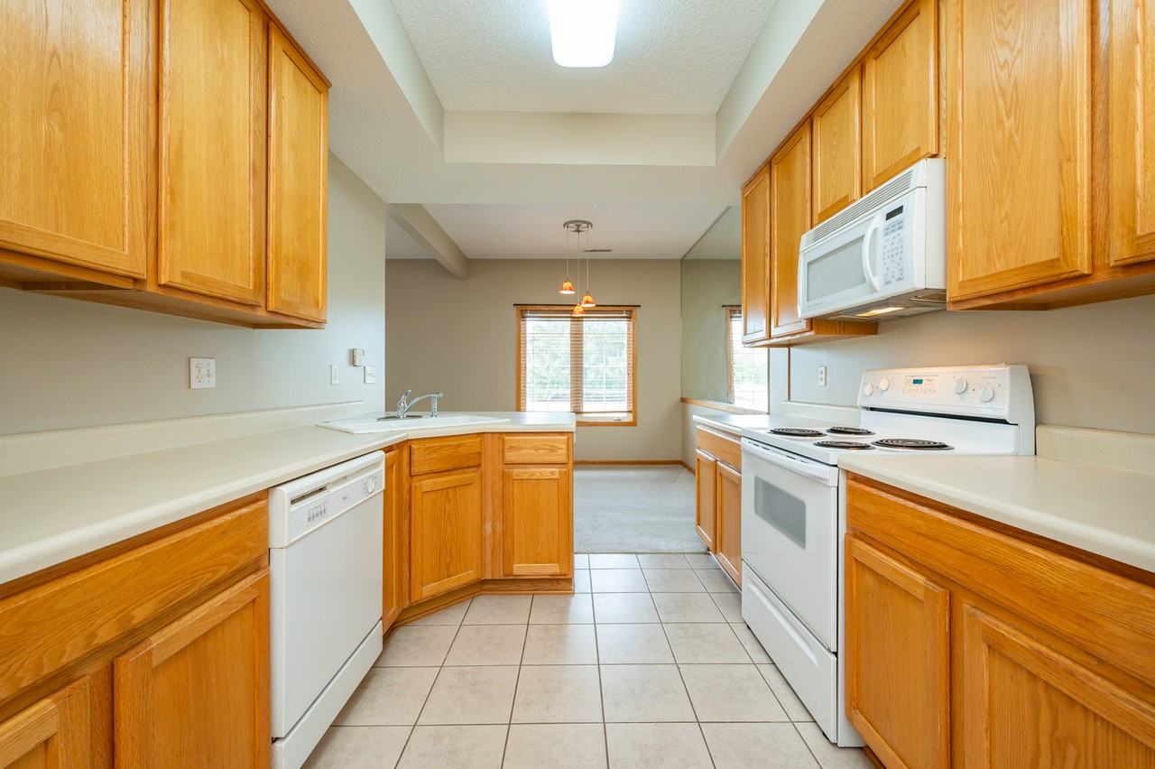 1172 S 52nd St #308 - Photo 2 of 17