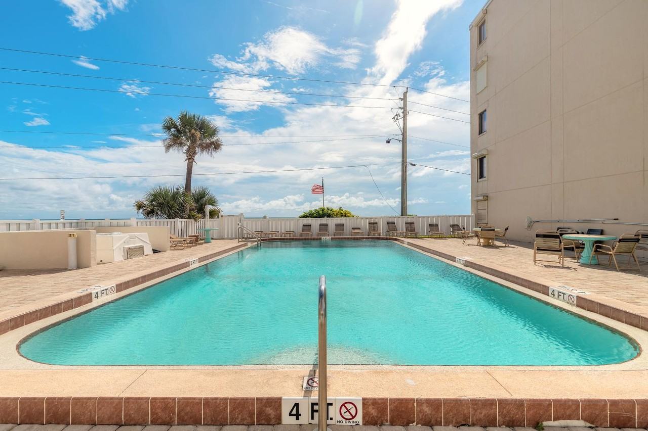 2222 Ocean Shore Blvd - Photo 4 of 11