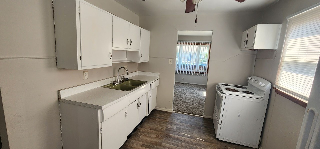 2407 S Mulberry St - Photo 3 of 11