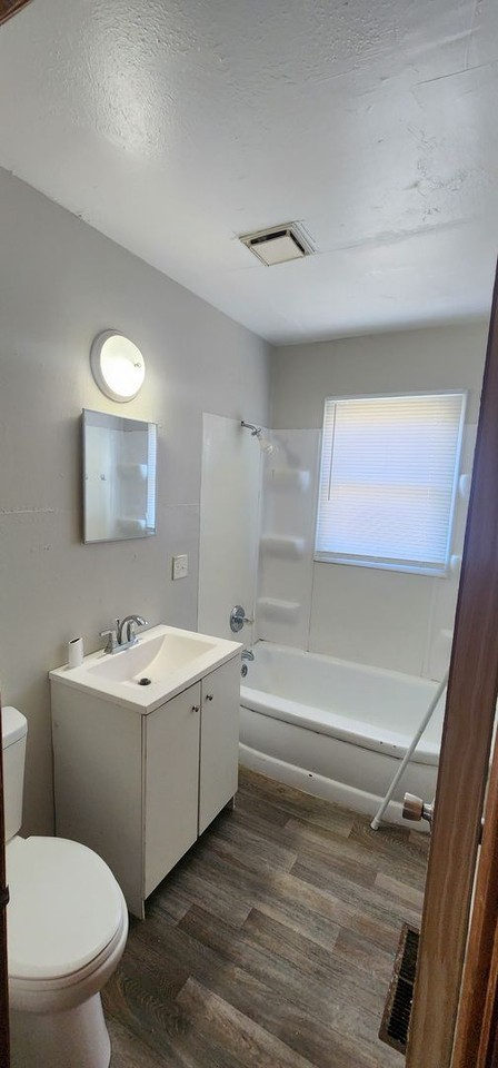 2407 S Mulberry St - Photo 5 of 11