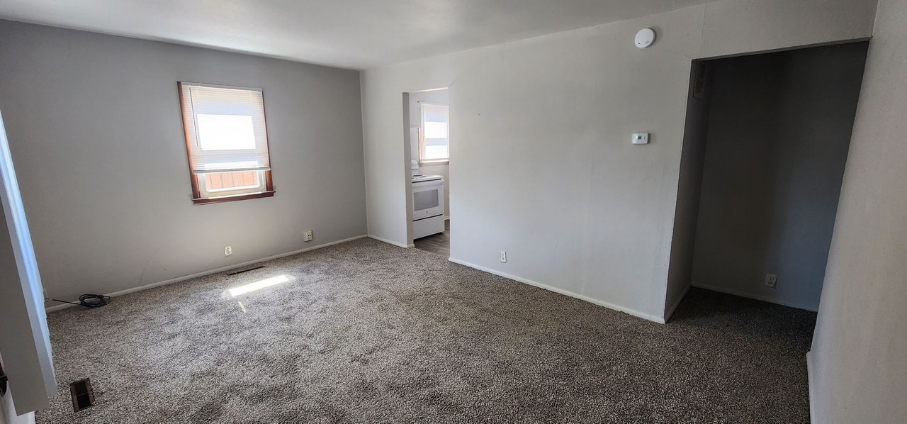 2407 S Mulberry St - Photo 6 of 11