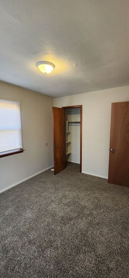 2407 S Mulberry St - Photo 7 of 11