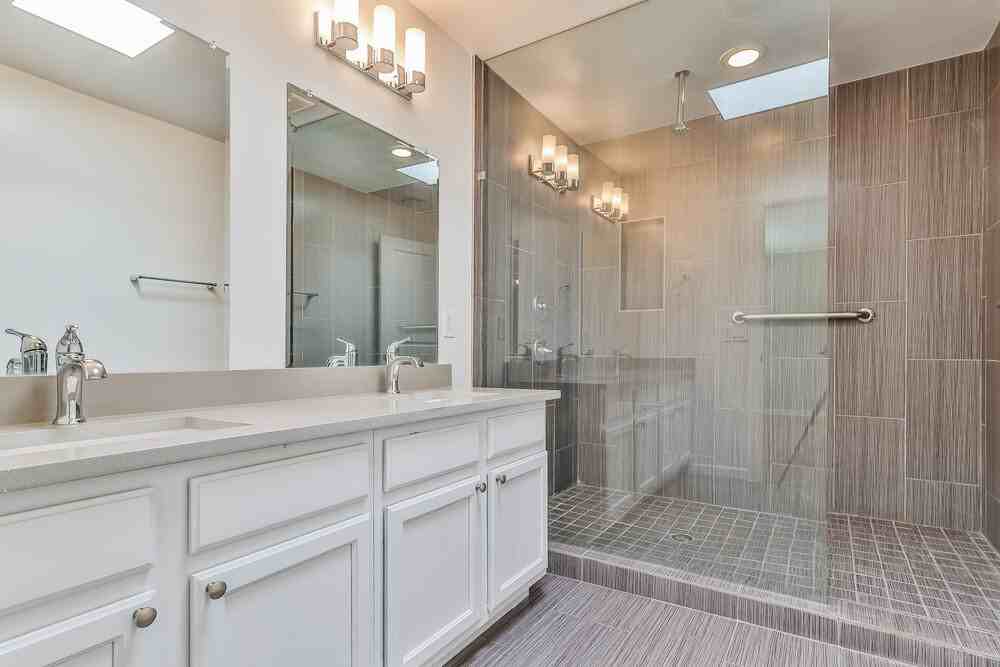 825 West 19th Street - Photo 6 of 15