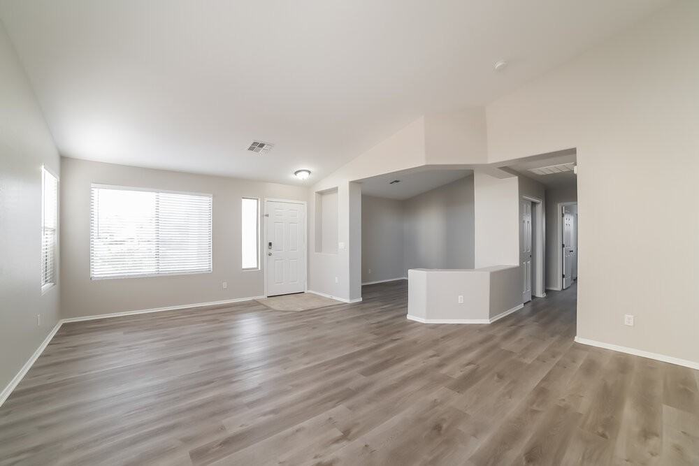 13538 W Berridge Ln - Photo 3 of 16