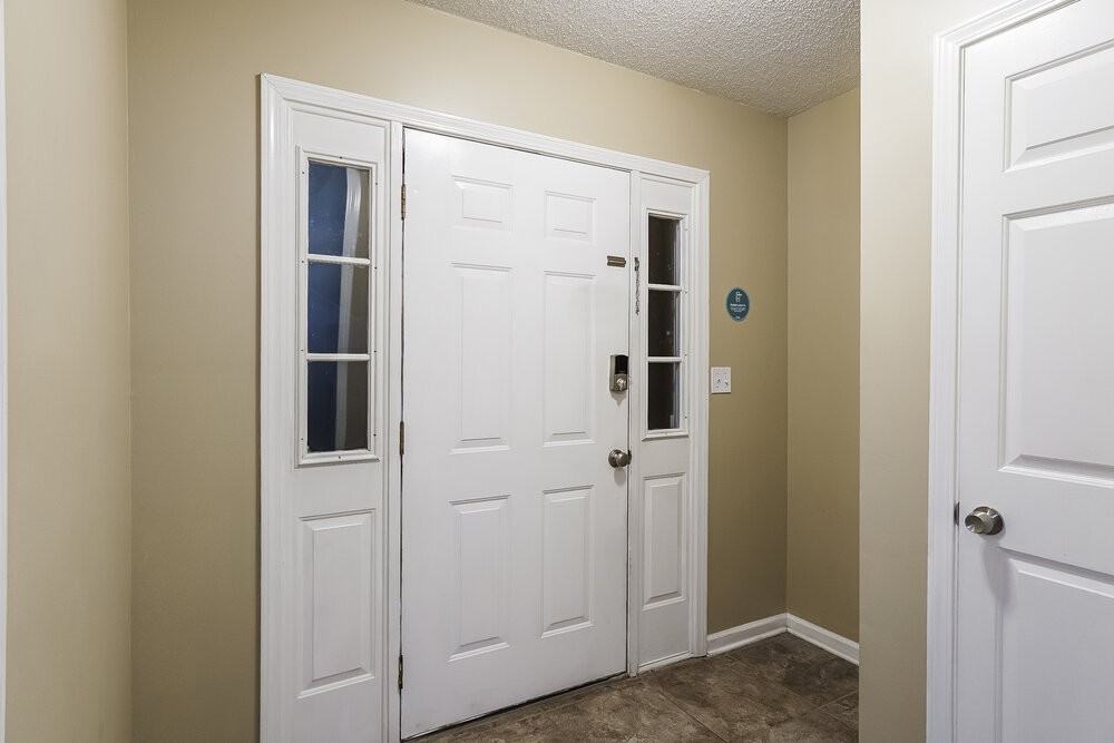 144 Carriage Dr - Photo 3 of 16