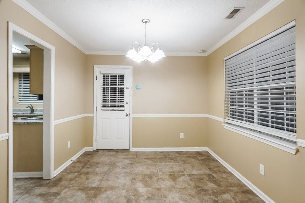 144 Carriage Dr - Photo 7 of 16