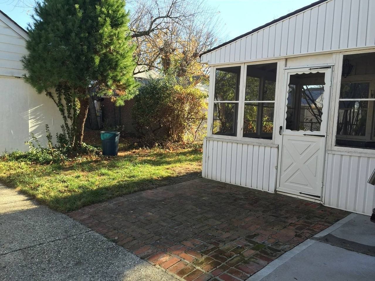 6951 181st St - Photo 2 of 14