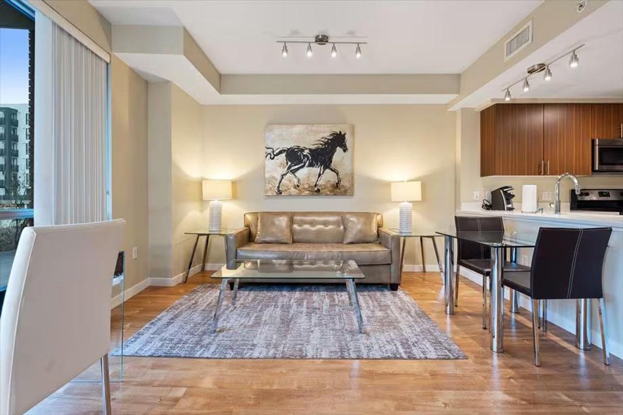 77 N Almaden Ave #1040079P - Photo 2 of 15