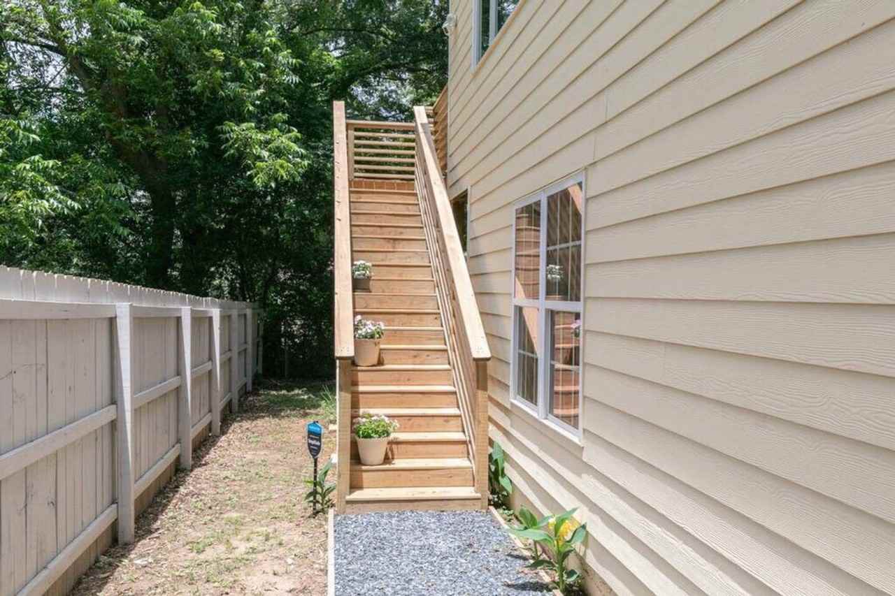 1084 Sanders Ave Se #1261333P - Photo 5 of 33