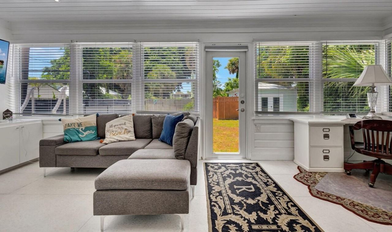 310 30th St #1290316P - Photo 3 of 32