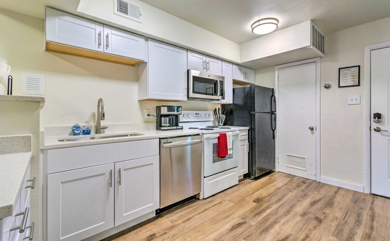 4021 W 8th St #1296534P - Photo 7 of 15