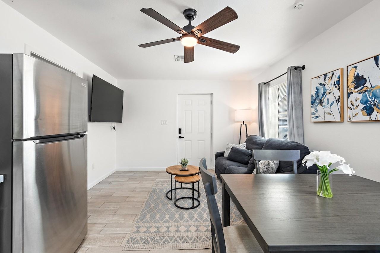 2302 West Colter Street #1244357P - Photo 2 of 19