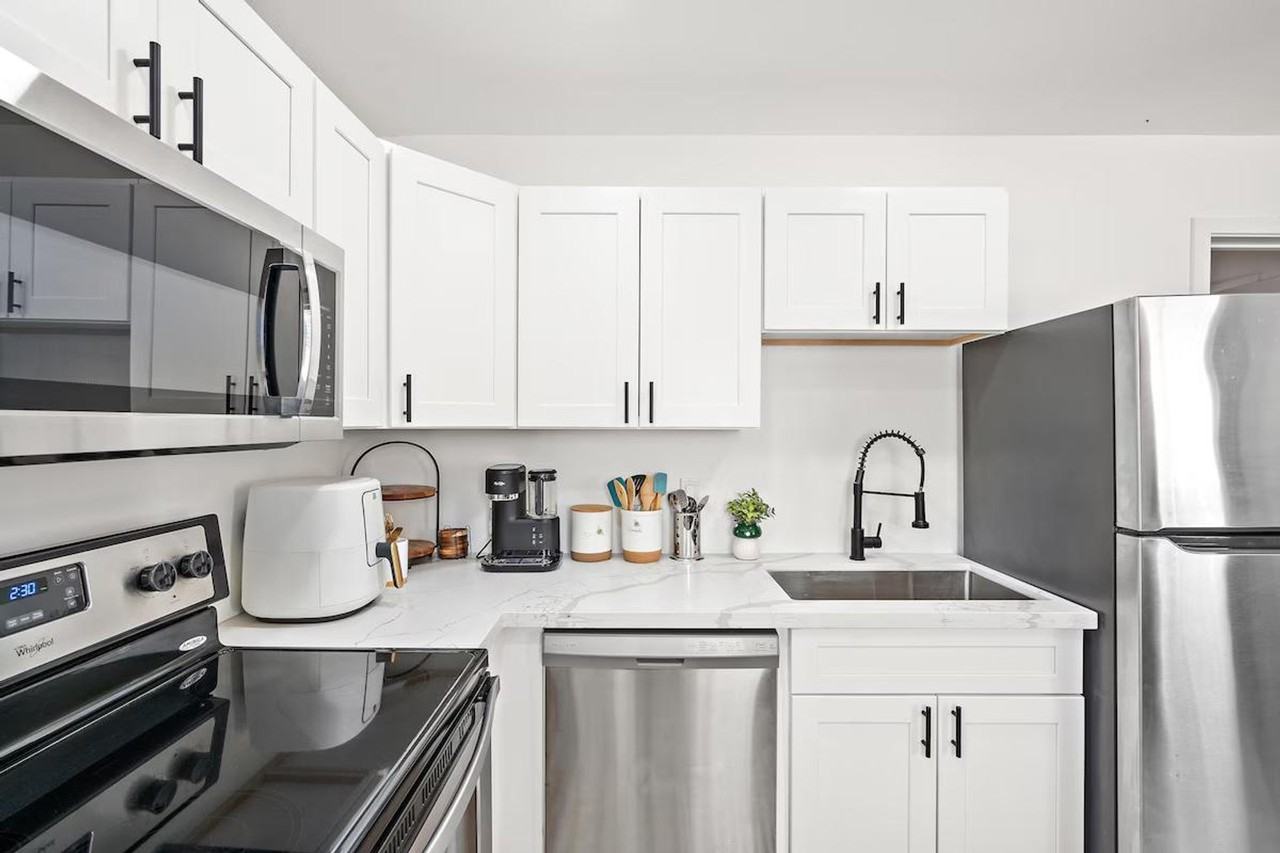 2302 West Colter Street #1244357P - Photo 6 of 19