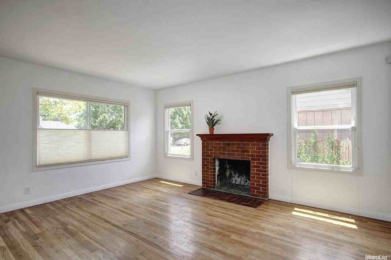 4204 57th St #0 - Photo 2 of 4