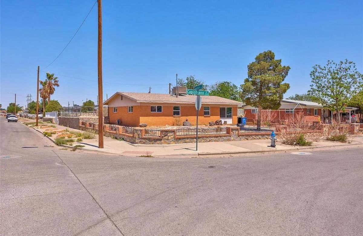 5201 Capistrano Dr - Photo 2 of 31