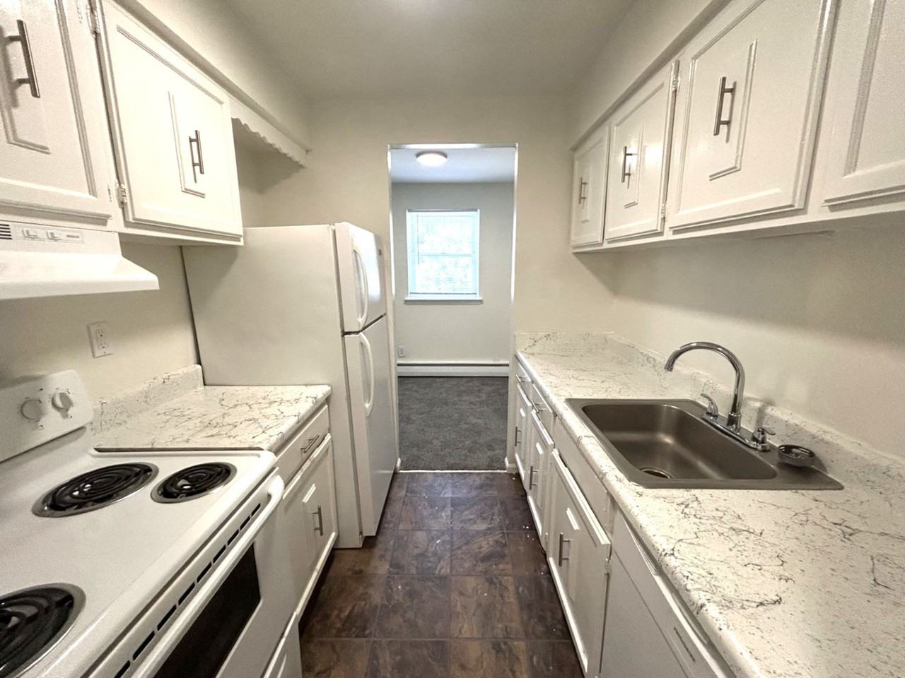 Ridgeway Court Apartments - Photo 4 of 21