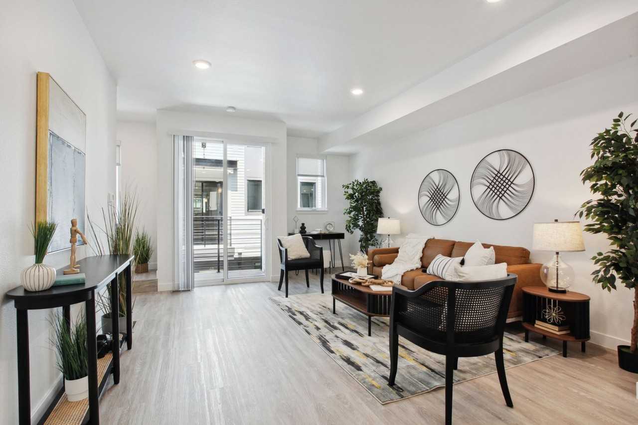 Central Park Townhomes - Photo 5 of 19