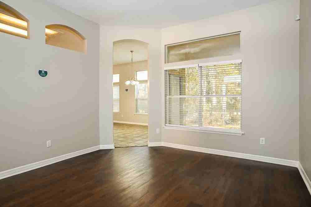 241 Maplewood Dr - Photo 3 of 16