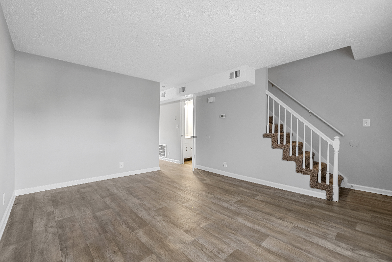 815 Golfview Pl #E - Photo 2 of 9