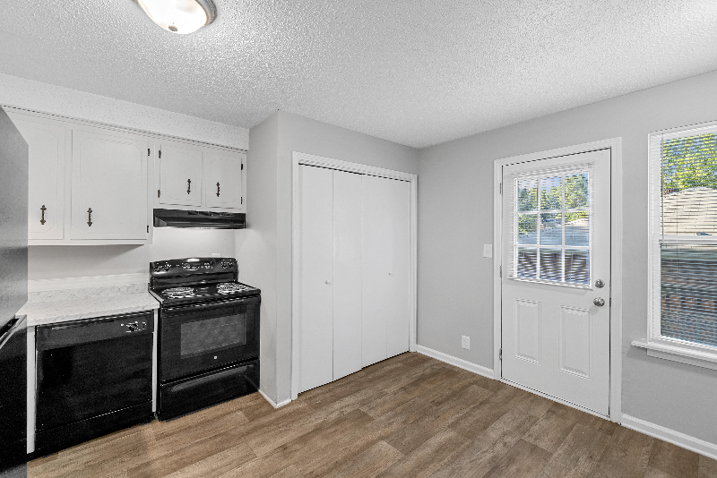 815 Golfview Pl #E - Photo 4 of 9