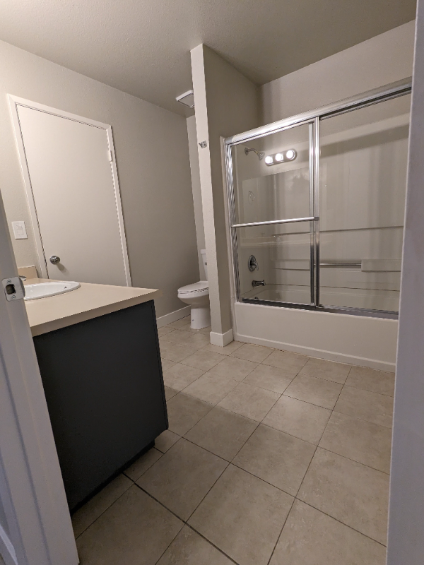 815 N Peach Ave #120 - Photo 5 of 11