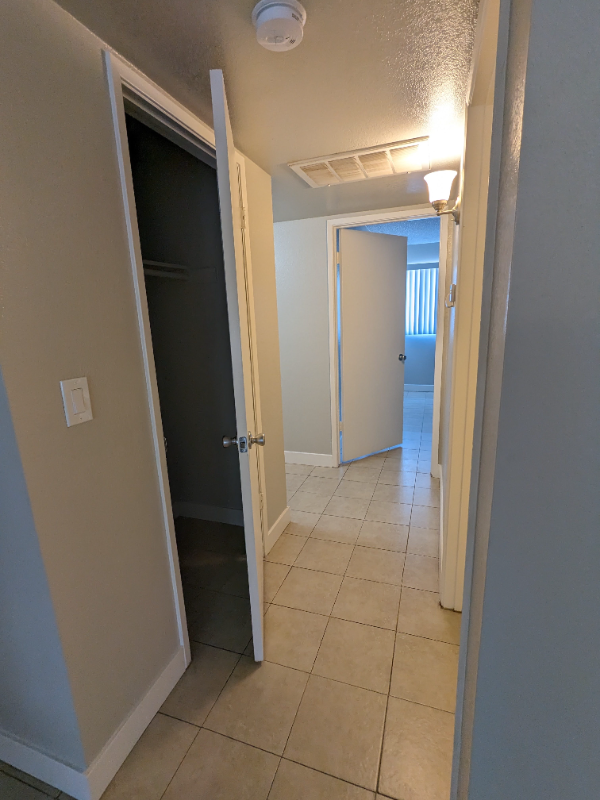 815 N Peach Ave #120 - Photo 6 of 11