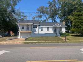 featured image of 1413 N Pine St