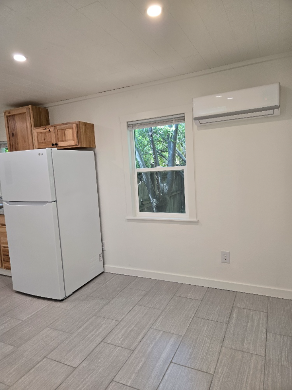 2119 Waldon St - Photo 3 of 13