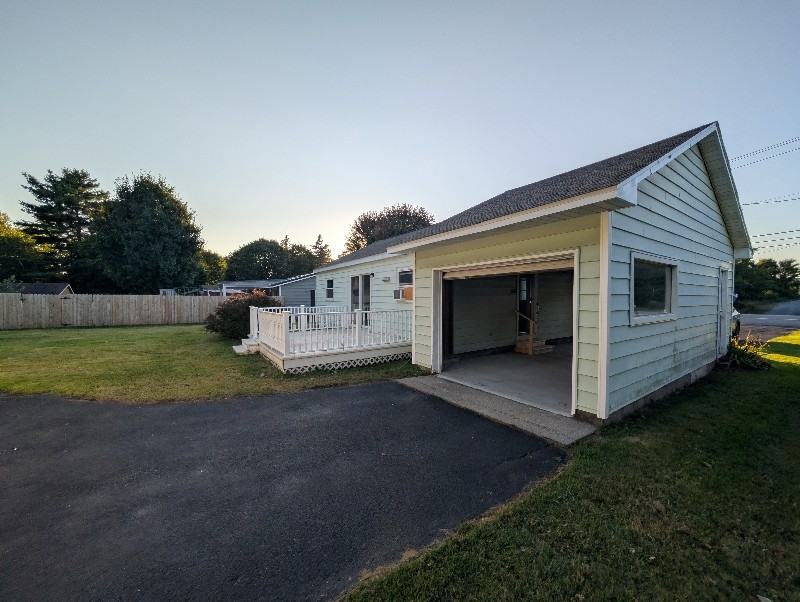 27528 State Pl - Photo 3 of 20