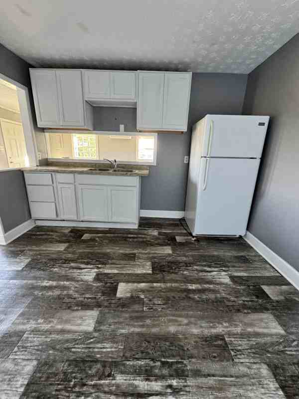 1088 Hedgepeth Rd - Photo 3 of 10