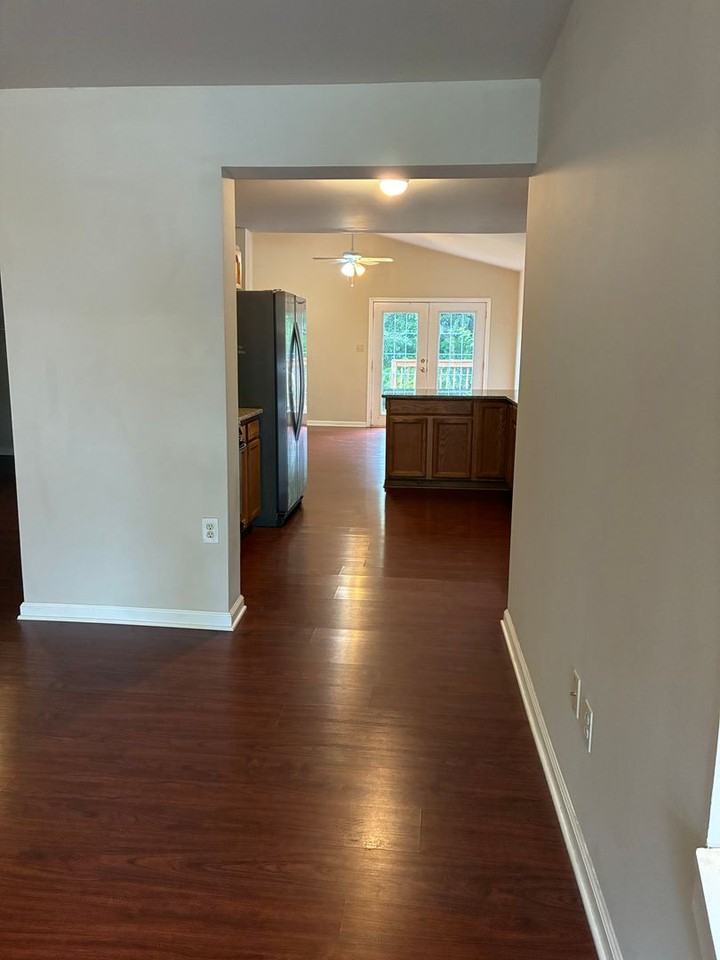 214 N Stokes St - Photo 6 of 17