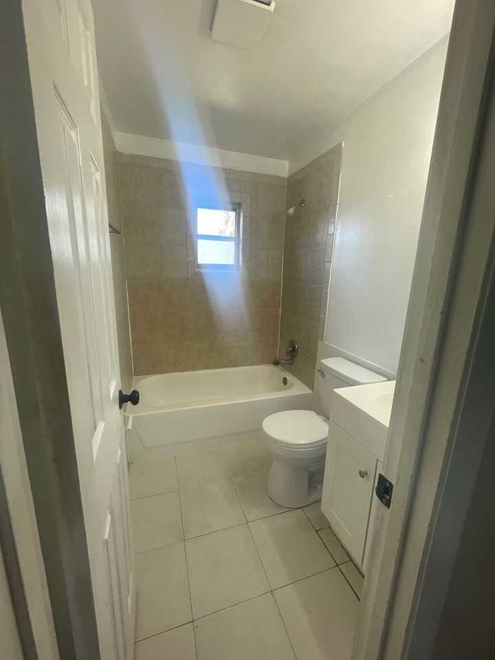 2319 Otis Ave - Photo 7 of 9