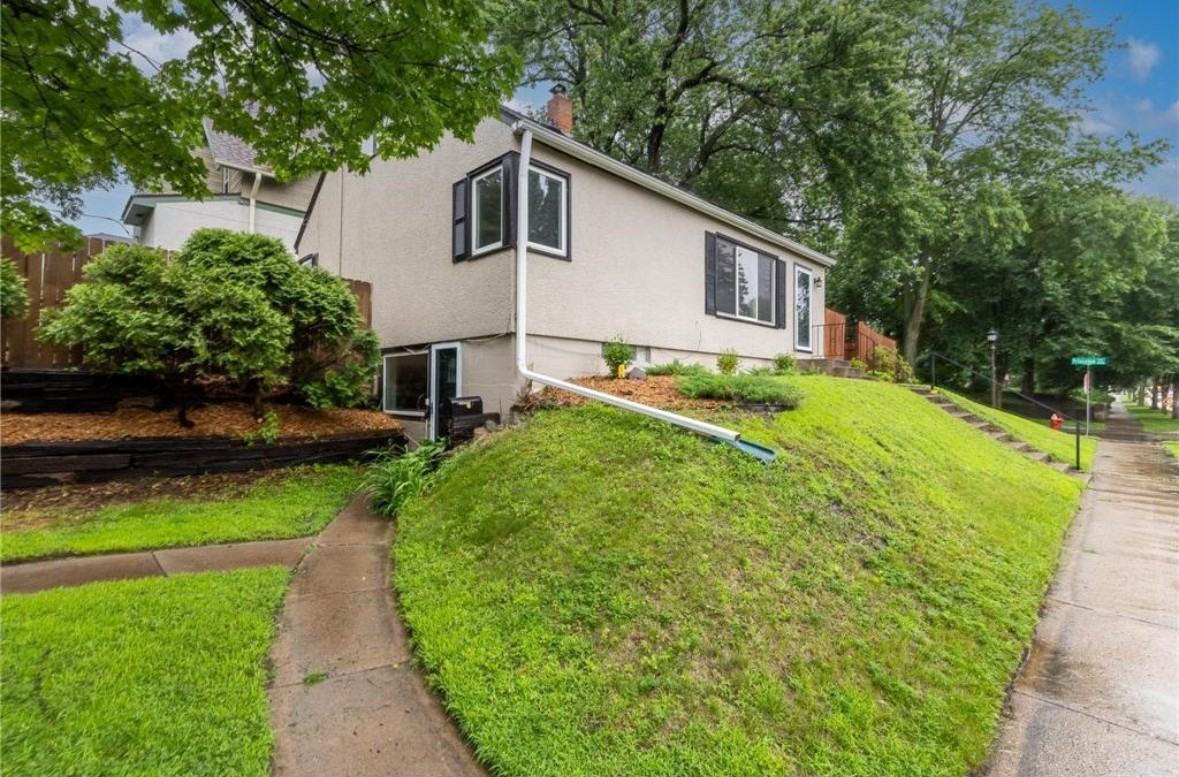 188 Cleveland Ave S #NA - Photo 2 of 14