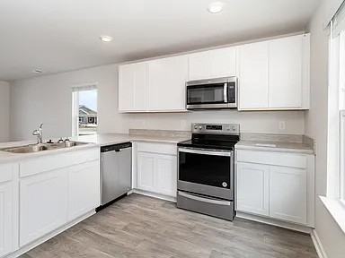 99 Cambridge Dr #NA - Photo 3 of 9