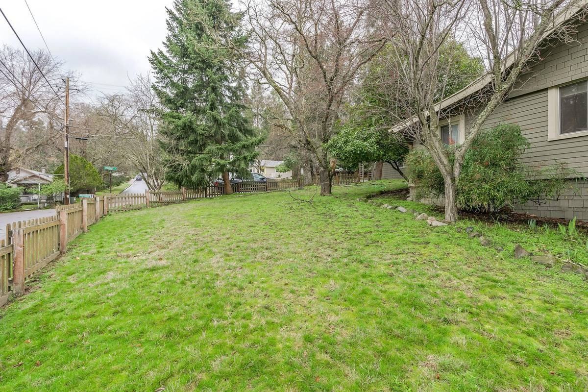 735 Roca St #NA - Photo 2 of 16