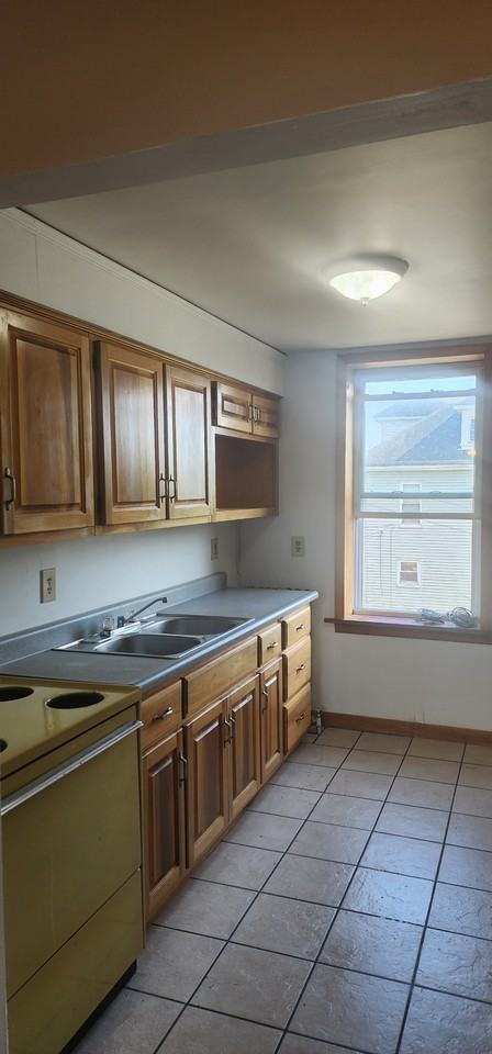 213 Brown St #A - Photo 3 of 4